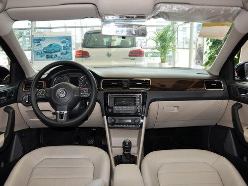 �Ϻ����� 1.6L �ֶ� �п�̨����