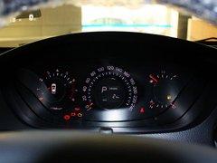 东风裕隆 2.2T 自动 方向盘后方仪表盘