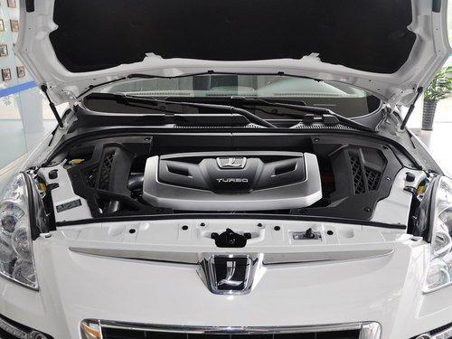 东风裕隆 2.2T 自动 发动机局部特写