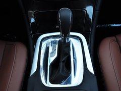 别克 2.0T 自动 挂档把手特写
