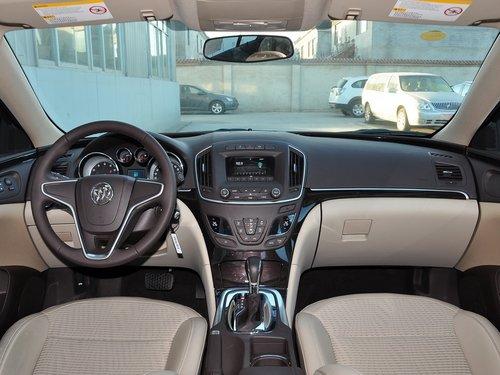 别克 2.0L 自动 中控台整体