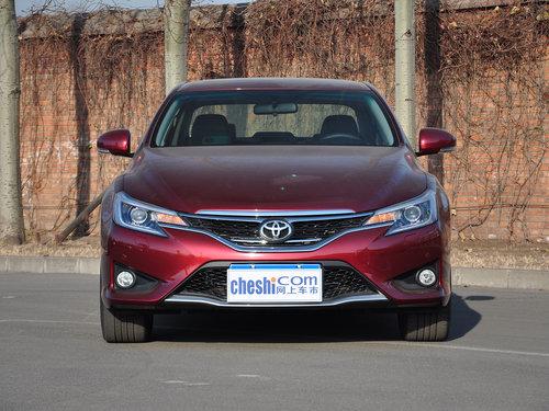 一汽丰田 2.5V 自动 车头正面视角