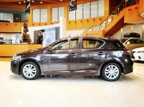 2014�� CT200h