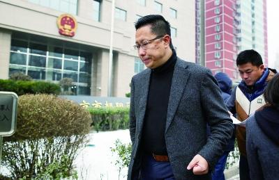 李阳离婚案落判一年 前妻李金申请强执千万款项