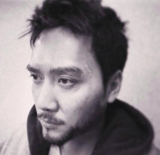 冯绍峰新片造型曝光 头发凌乱不修边幅(图)