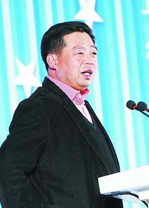 新闻中心 滚动新闻 正文      菜百首饰总经理王春利   "去年4月中国