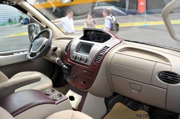 ������ͨ�������ó�������ͨV802012�� 2.5L���ư�