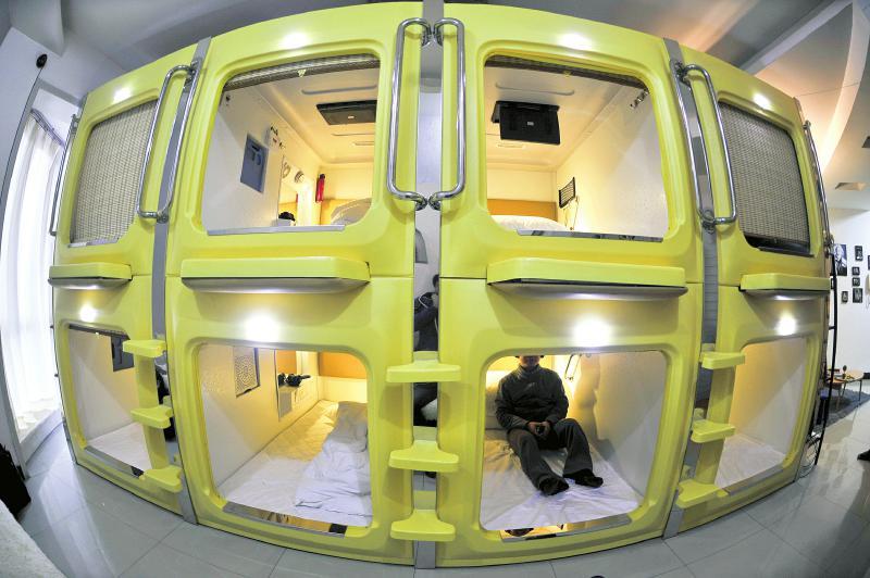 成都现太空舱版胶囊公寓 百平米隔18间房开旅馆