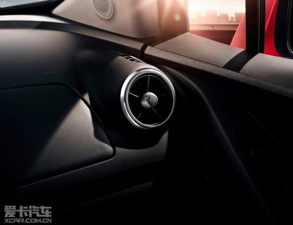 ѩ����TRAX����