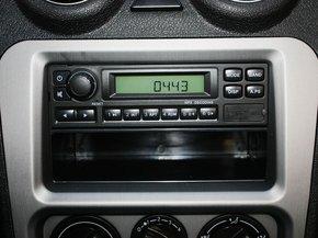 ����ȫ��ӥ 1.5L �ֶ� �п�̨������д