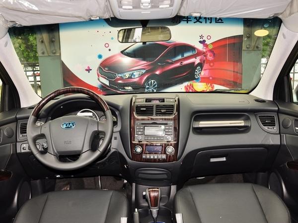 东风悦达起亚 2.0 GLS 中控台整体