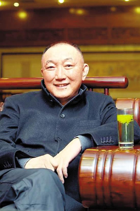 韩三平多家媒体昨日报道,中国电影界的传奇人物韩三平不再担任中影