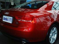 奥迪(进口) A5 coupe quattro 3.2 车辆右后大灯45度视角
