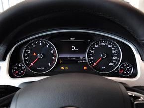 大众(进口) 3.0TSI 方向盘后方仪表盘