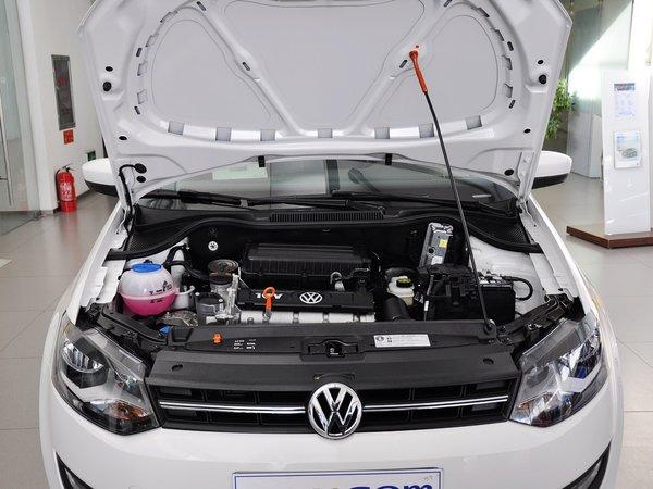 上海大众 1.4L 手动 发动机局部特写