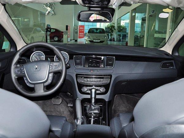 东风标致 2.3L 自动 中控台整体