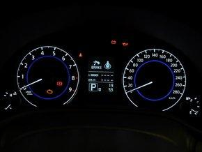 英菲尼迪 G25 2.5L 自动 方向盘后方仪表盘