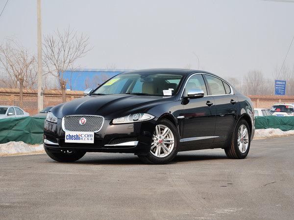 捷豹 2.0T 车辆左前45度视角