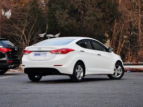 北京现代 1.6L 自动 车辆右侧尾部视角