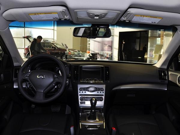 英菲尼迪 G25 2.5L 自动 中控台整体