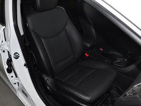 北京现代 1.6L 自动 右前门储藏区域特写