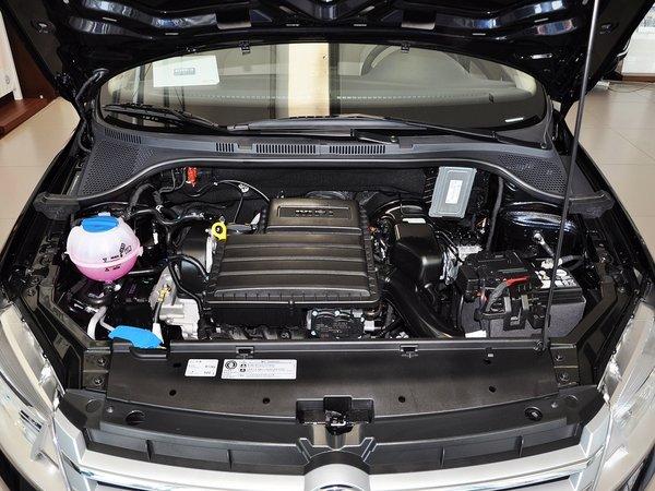 上海大众 1.6L 手动 发动机局部特写