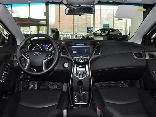 �����ִ� 1.6L �Զ� �п�̨����