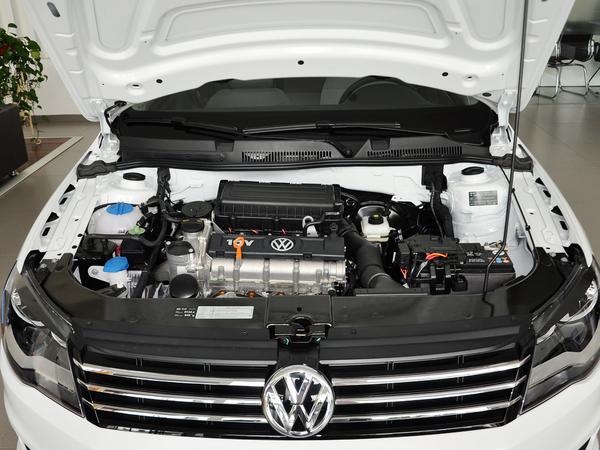 一汽-大众 1.6L 自动 发动机局部特写