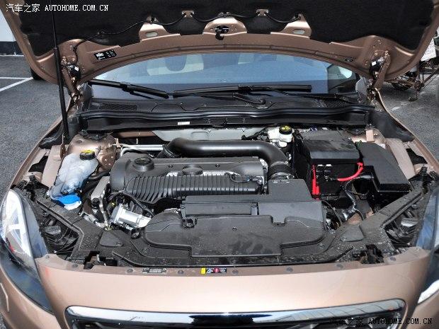 沃尔沃沃尔沃(进口)沃尔沃V402014款 Cross Country 2.0T T5 AWD 智尊版