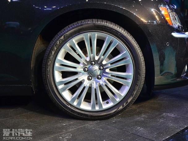 克莱斯勒300C 3.0L车型发布 4月底上市