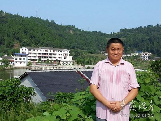 复员干部蒋乙嘉:千万富翁回乡扶贫当支书(组图)(7)
