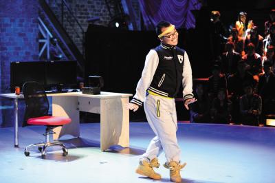 央视剪辑师《笑傲江湖》秀搞笑舞蹈 网友点赞(图)