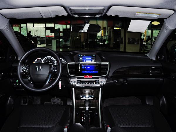 广汽本田 2.4L LX CVT 中控台整体