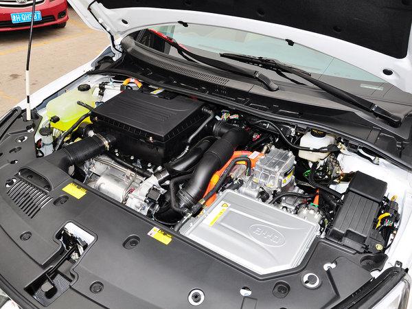 比亚迪 1.5T DCT 发动机主体特写