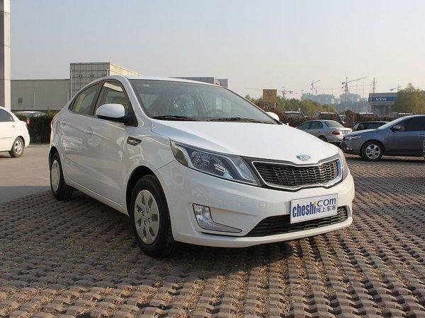 东风悦达起亚 1.4L 自动 车辆右侧45度角