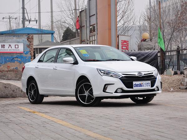 比亚迪 1.5T DCT 车辆右侧45度角