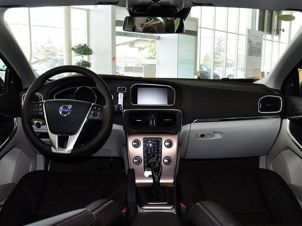 �ֶ���(����) Cross Country 2.0T �п�̨����