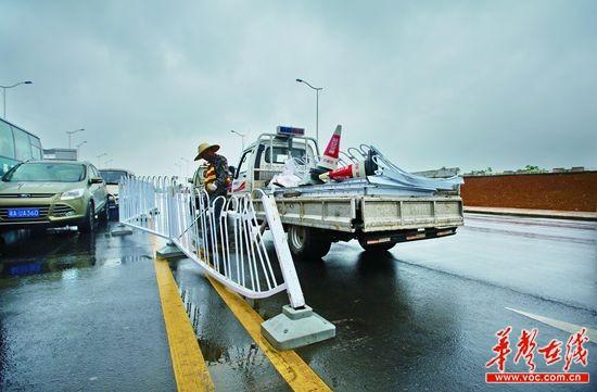 16岁女孩与男网友刚见面就遇车祸 双双殒命(图)