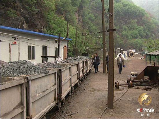 ������ʮ�ֽ��ʯ�лƽ�����Լ150�ˣ���۵ĳ����µ���ʹ�ƽ𿪲���ҵѩ�ϼ�˪