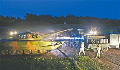 4��23��������1���ž�ĳ��������֯�ٱ�������̹�˺�װ�׳����з�����մȾ����ѵ��������������������δ��ս���ص㣬������չҹ��ʵս��ѵ�����������Ӵ�Ӯ���졣