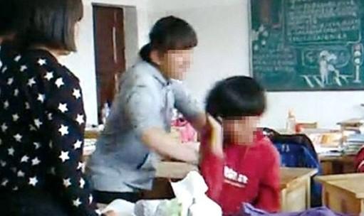 ����4����Ů��ΧŹͬѧ˺�¡���������������