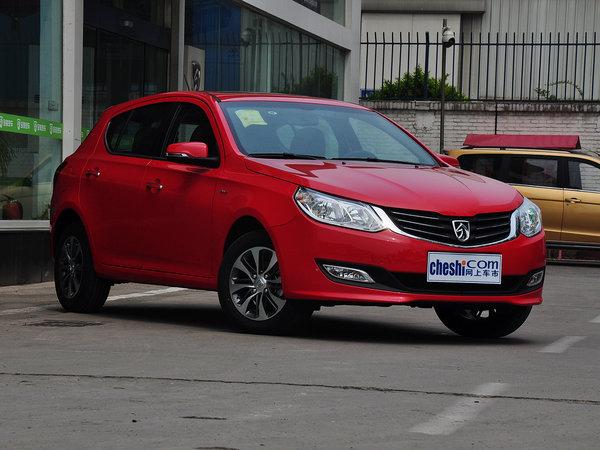 宝骏汽车 1.5L 自动 车辆右侧45度角