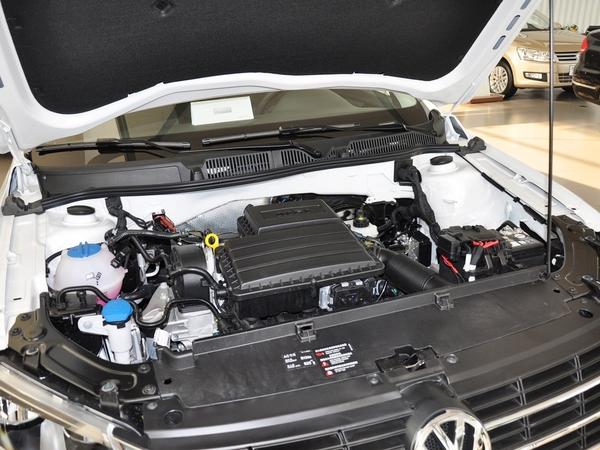 上海大众 1.6L 手动 发动机主体特写