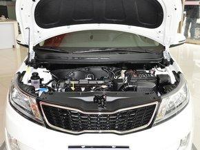 东风悦达起亚 三厢 1.4L 手动 发动机局部特写