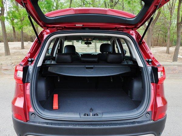 长安乘用车 2.0L 手动 后备箱局部特写