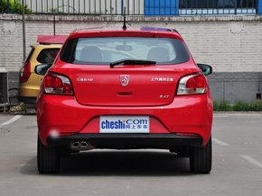 宝骏汽车 1.5L 自动 车辆正后方尾部视角