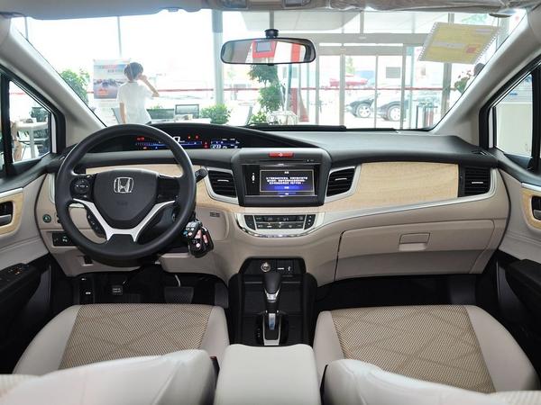 东风本田 1.8L 自动 中控台整体