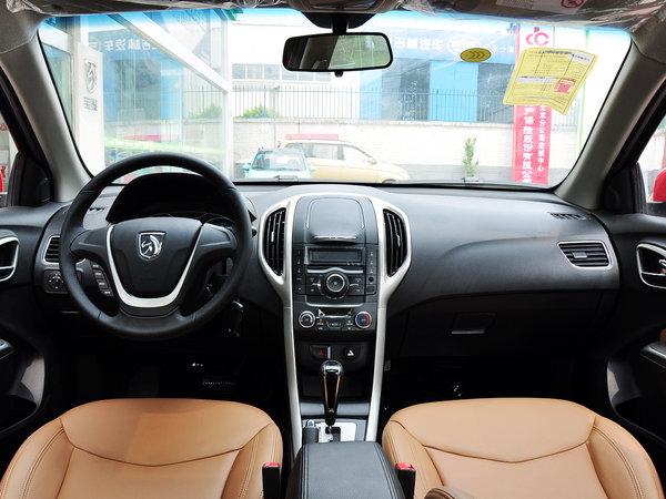 宝骏汽车 1.5L 自动 中控台整体