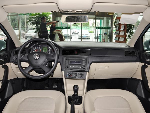 ˹�´� 1.6L �ֶ� �п�̨����