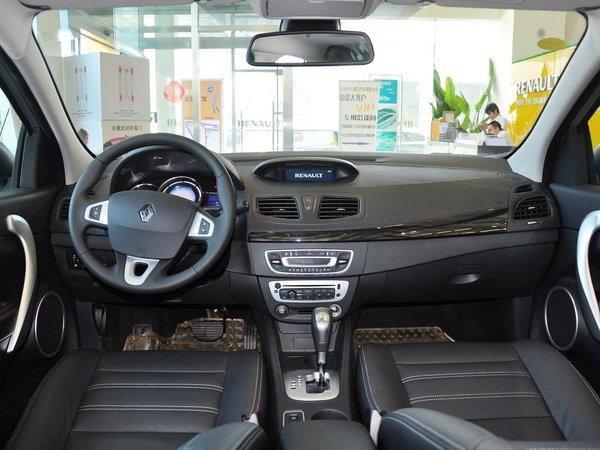 雷诺 2.0L CVT 中控台整体